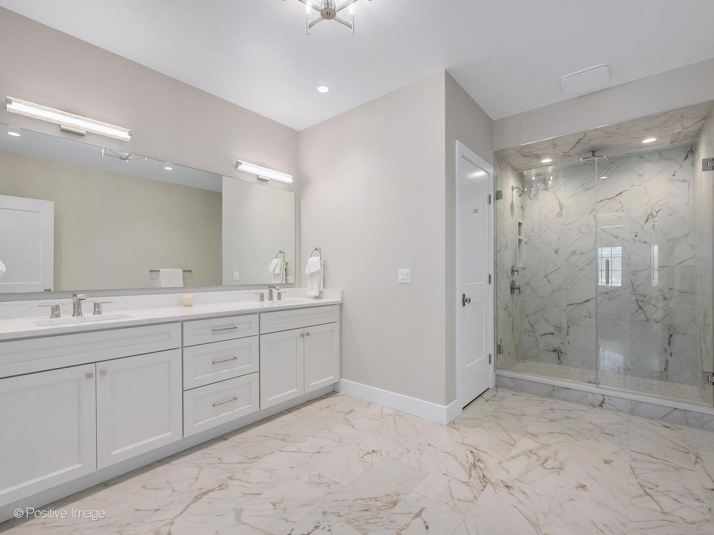 225 Burlington Avenue #TH1, Clarendon Hills, IL 60514