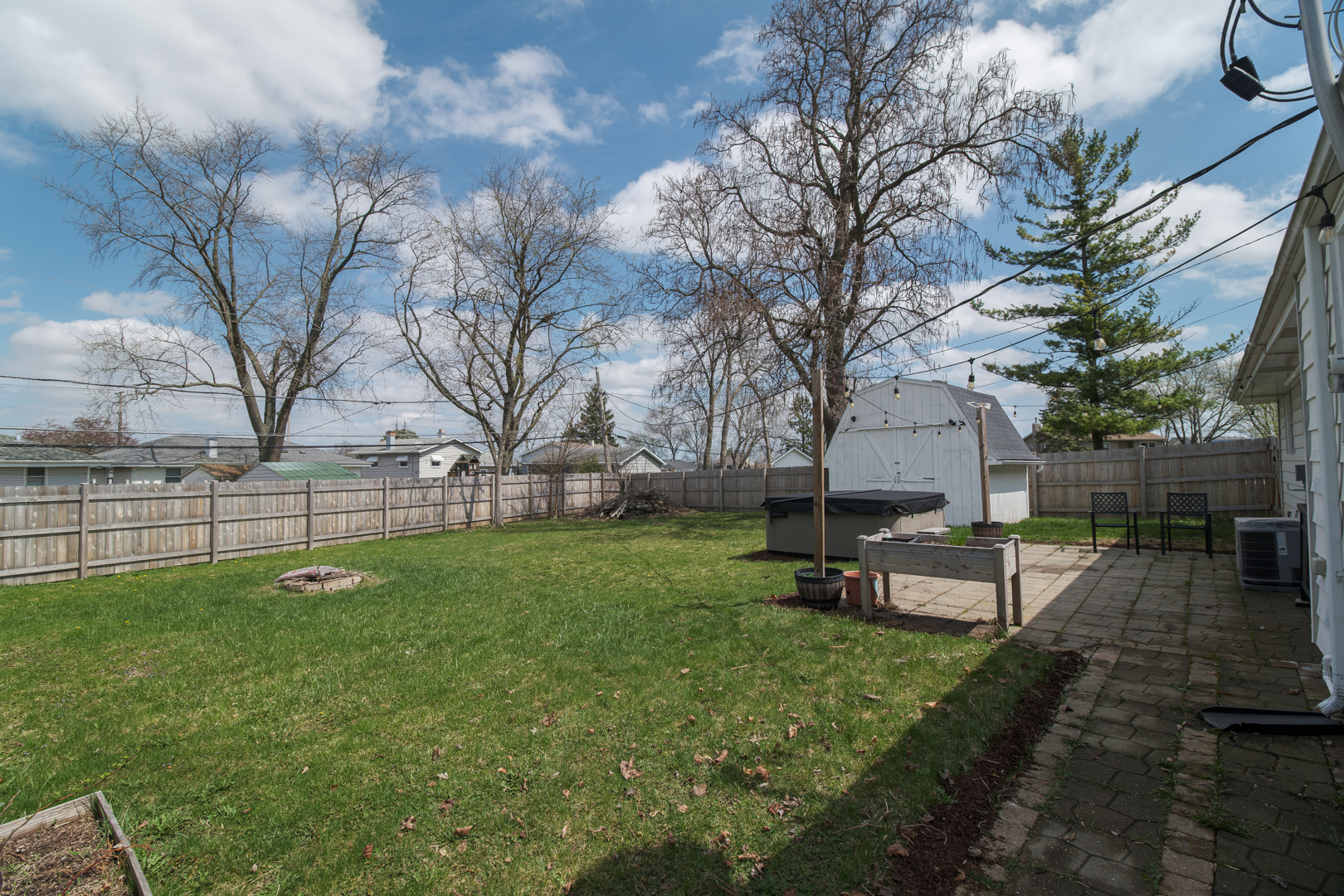 2414 Deerpath Drive, Lindenhurst, IL 60046