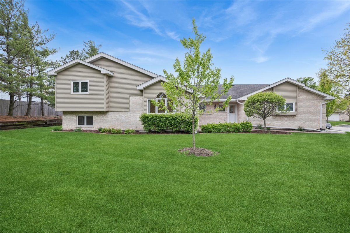 16101 Lake Villa Avenue, Tinley Park, IL 60477
