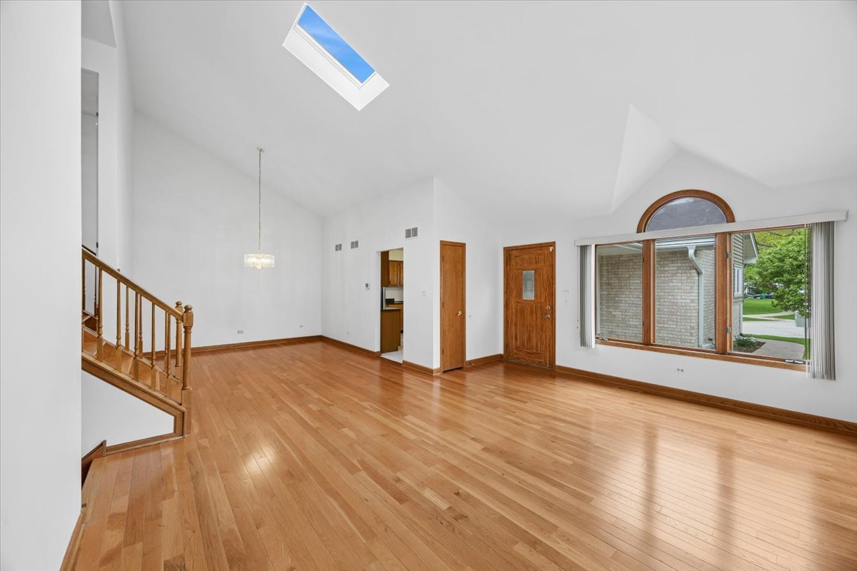 16101 Lake Villa Avenue, Tinley Park, IL 60477