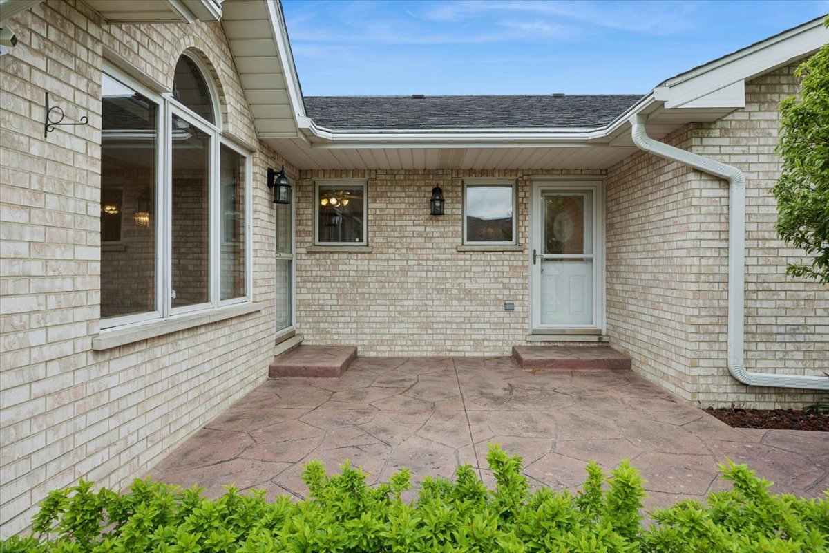 16101 Lake Villa Avenue, Tinley Park, IL 60477
