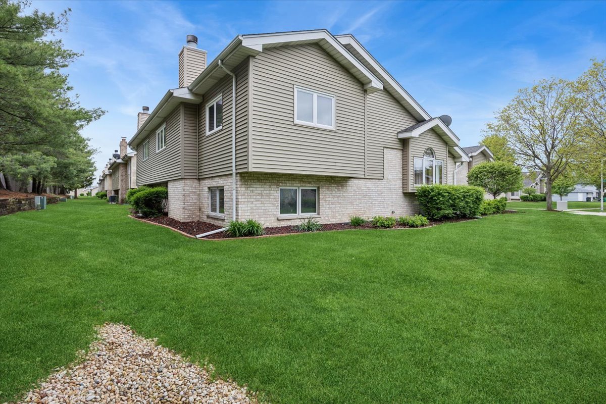 16101 Lake Villa Avenue, Tinley Park, IL 60477