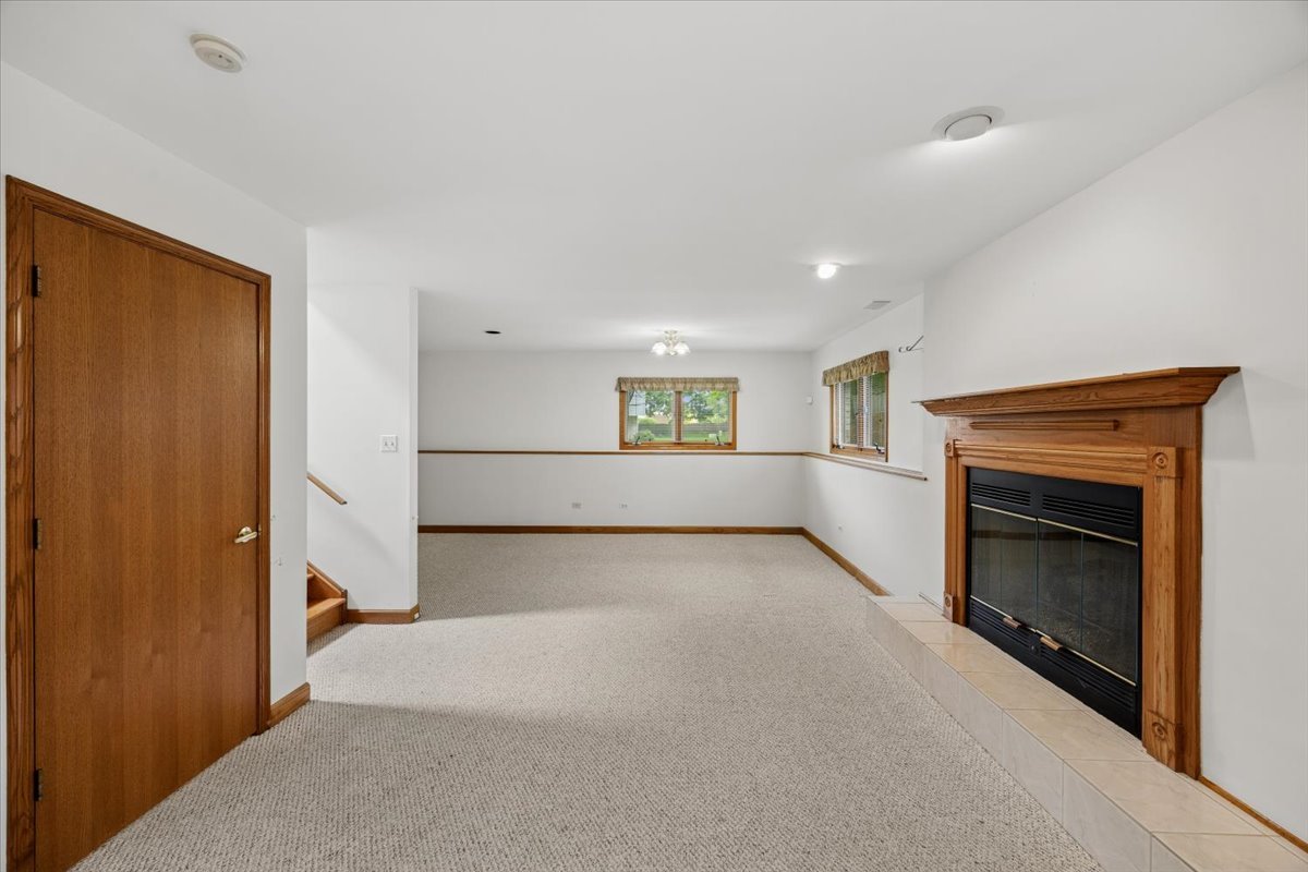 16101 Lake Villa Avenue, Tinley Park, IL 60477