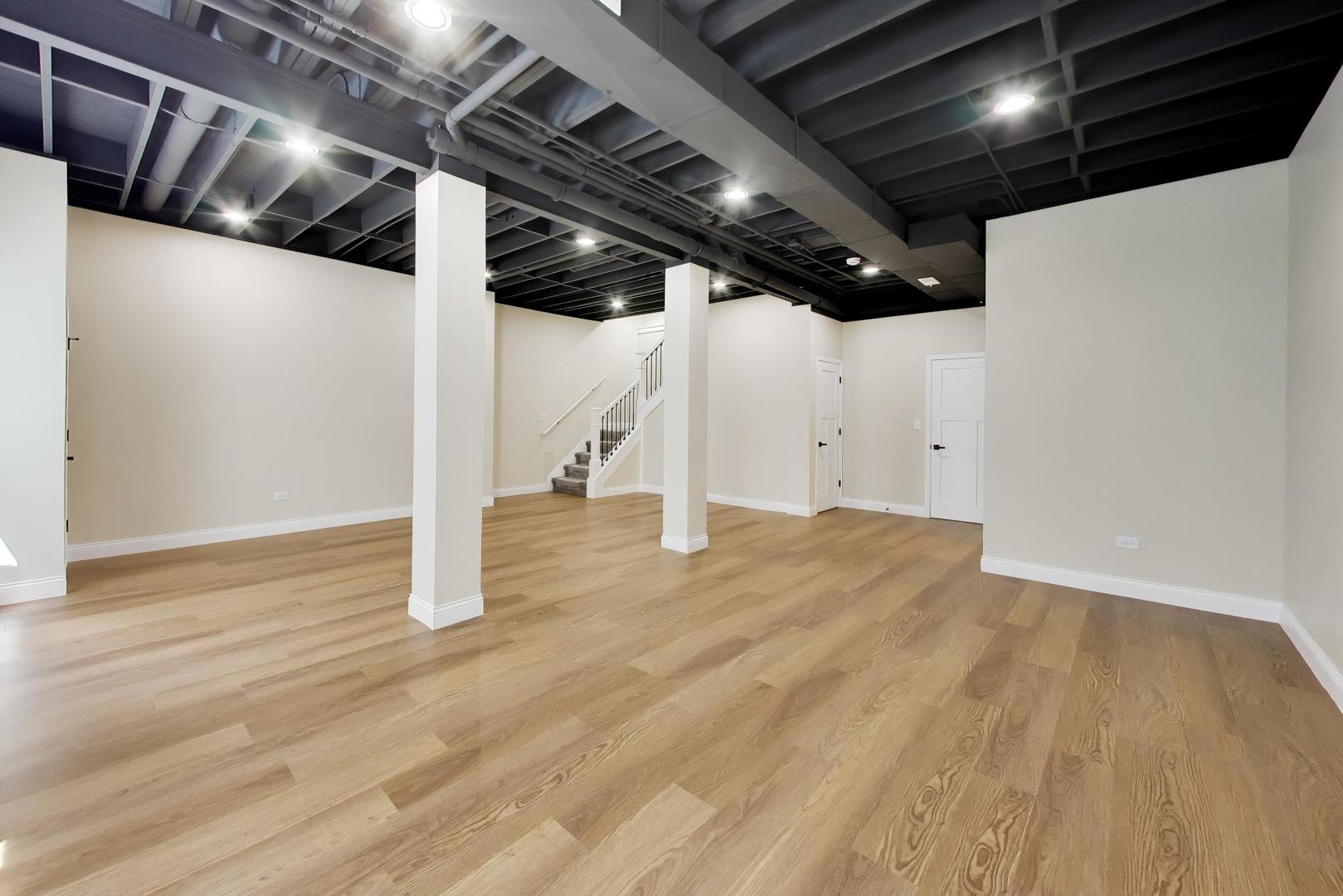 239 Parker Avenue, Aurora, IL 60505