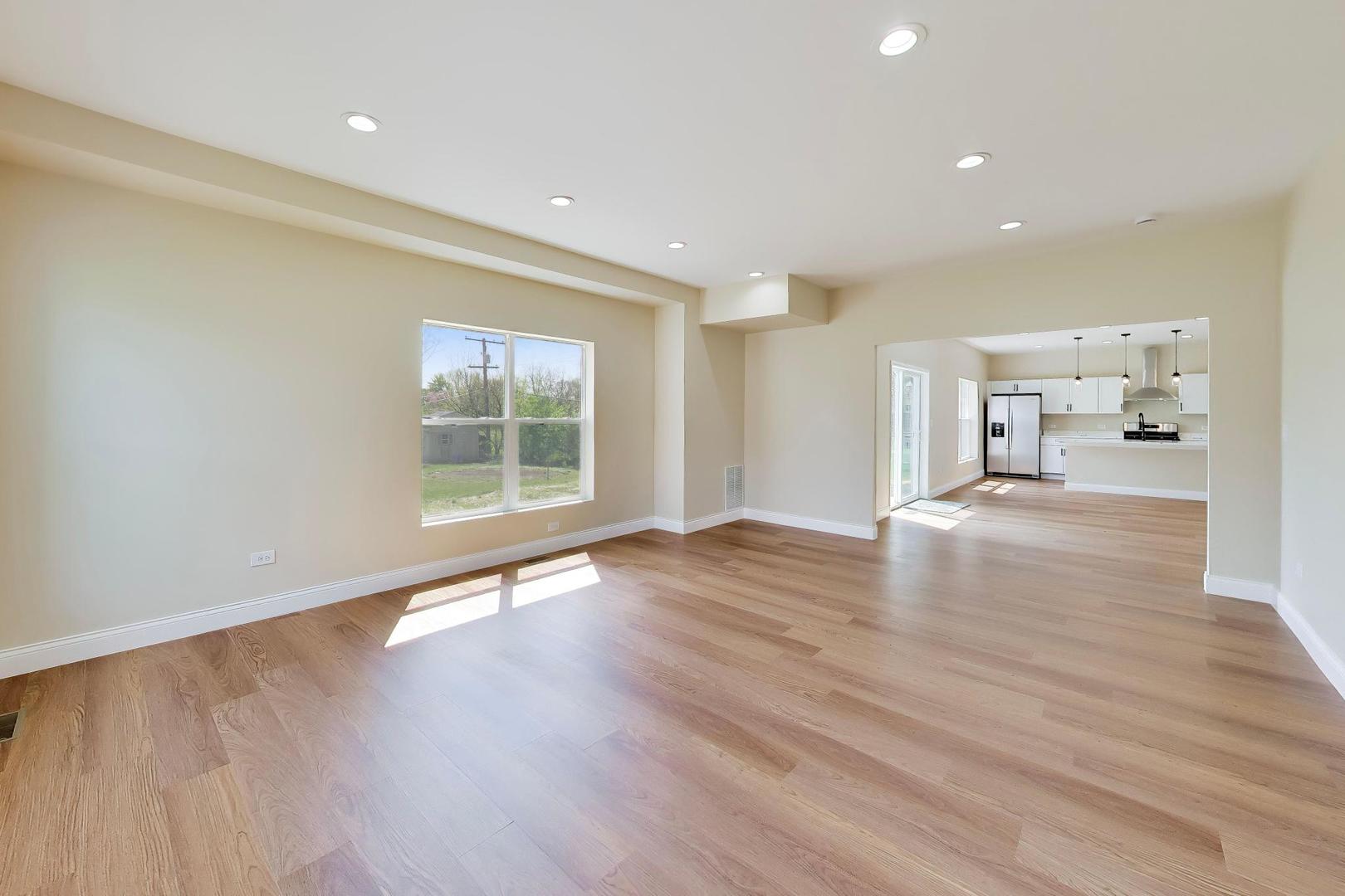 239 Parker Avenue, Aurora, IL 60505