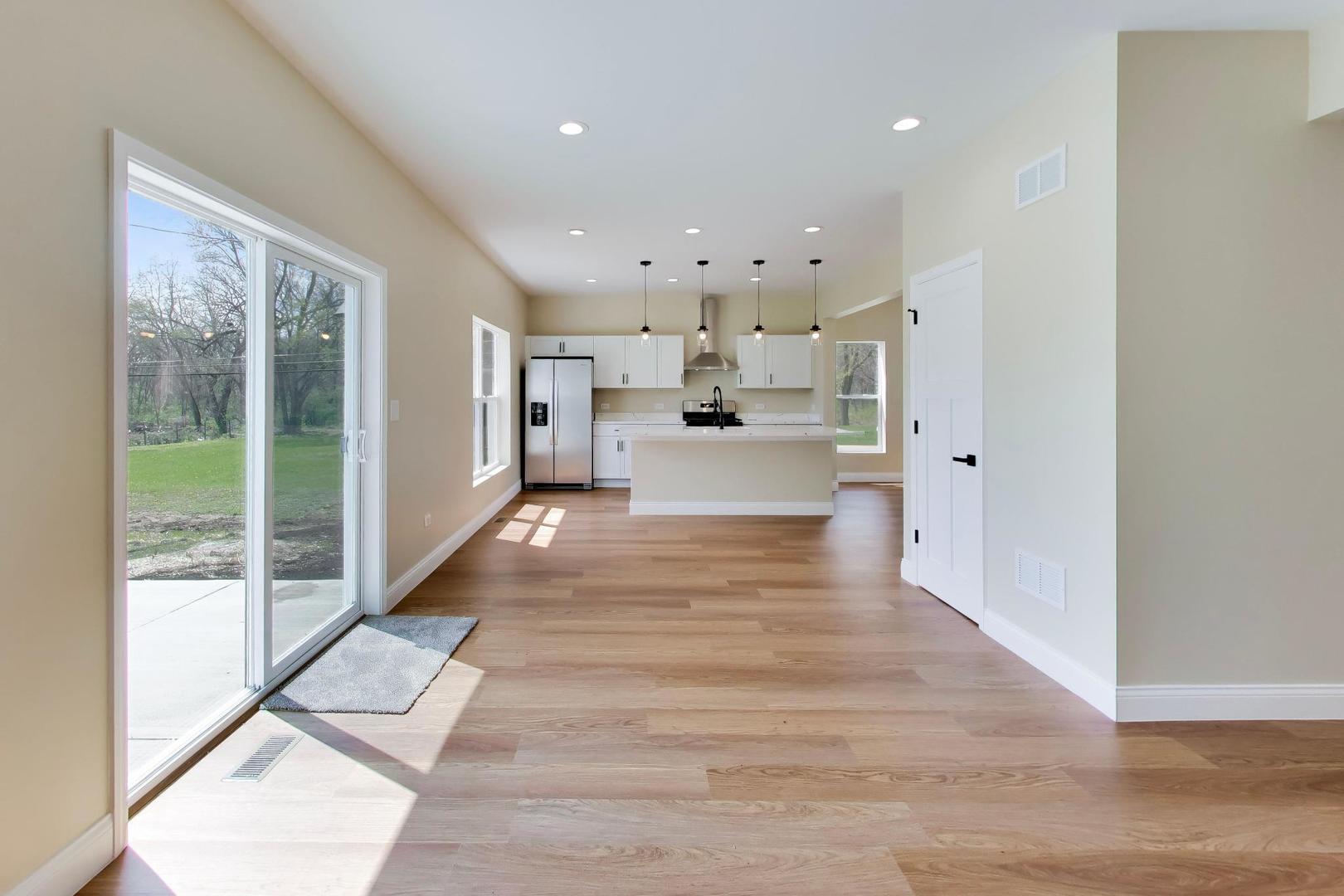 239 Parker Avenue, Aurora, IL 60505