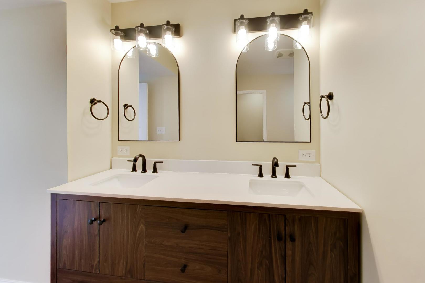 239 Parker Avenue, Aurora, IL 60505