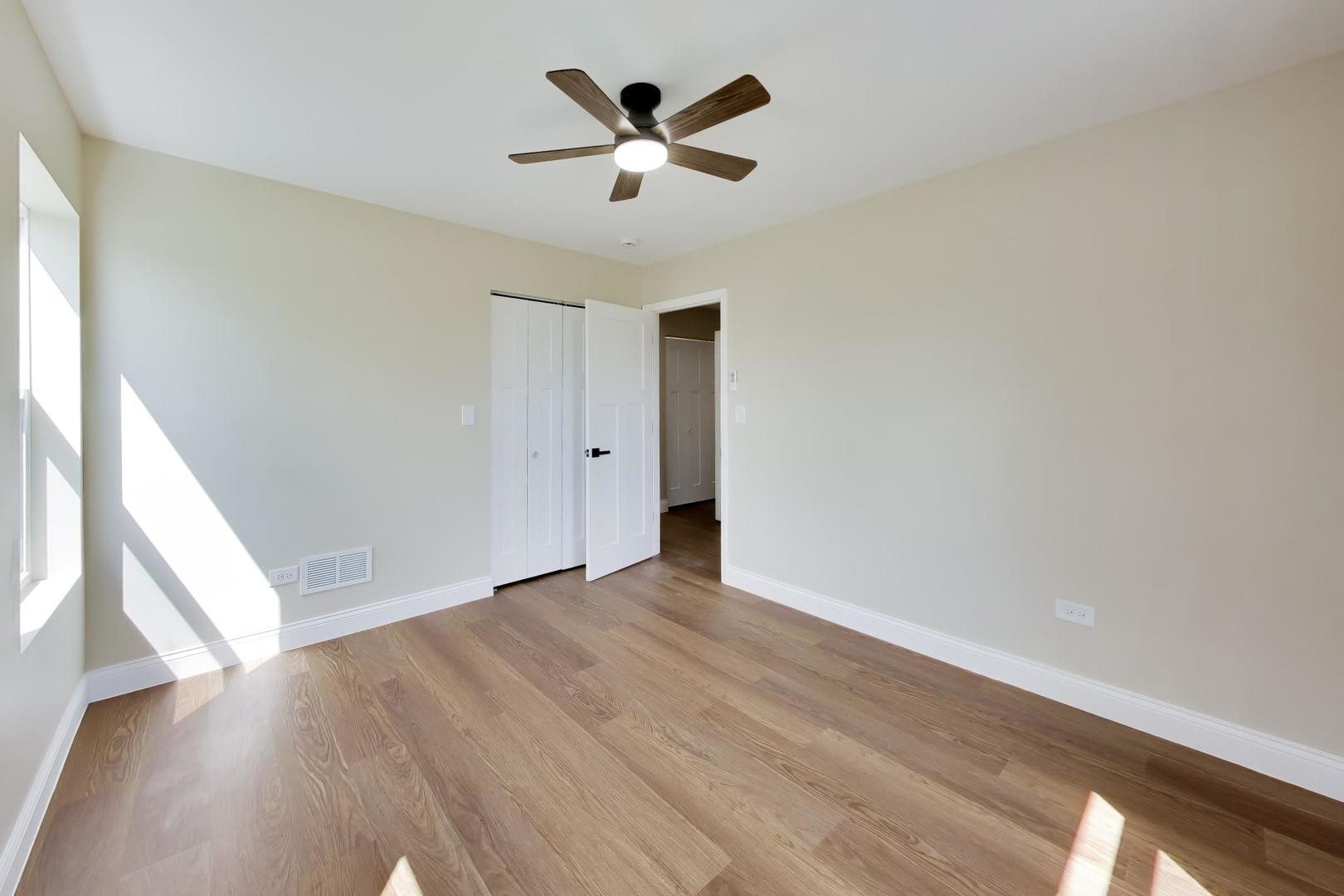 239 Parker Avenue, Aurora, IL 60505