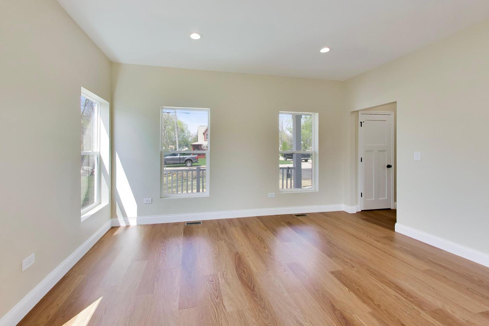 239 Parker Avenue, Aurora, IL 60505