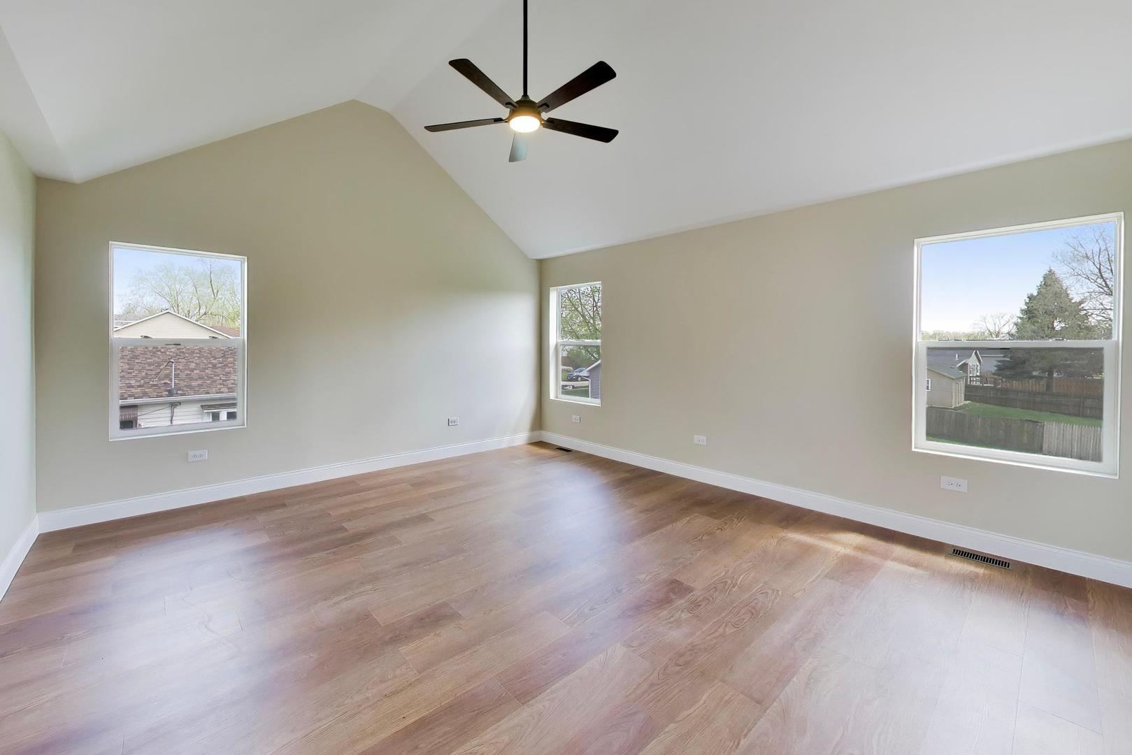 239 Parker Avenue, Aurora, IL 60505