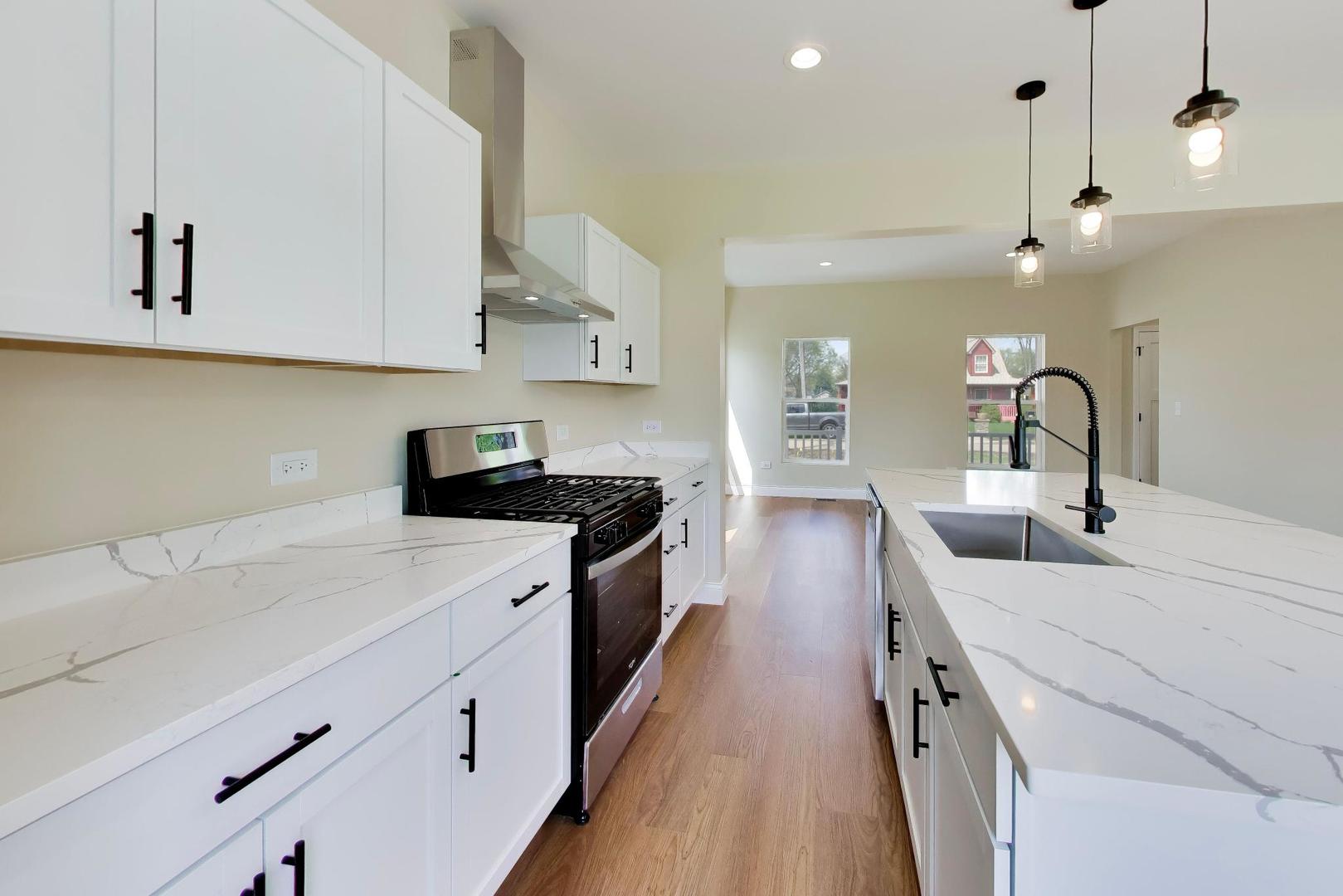 239 Parker Avenue, Aurora, IL 60505