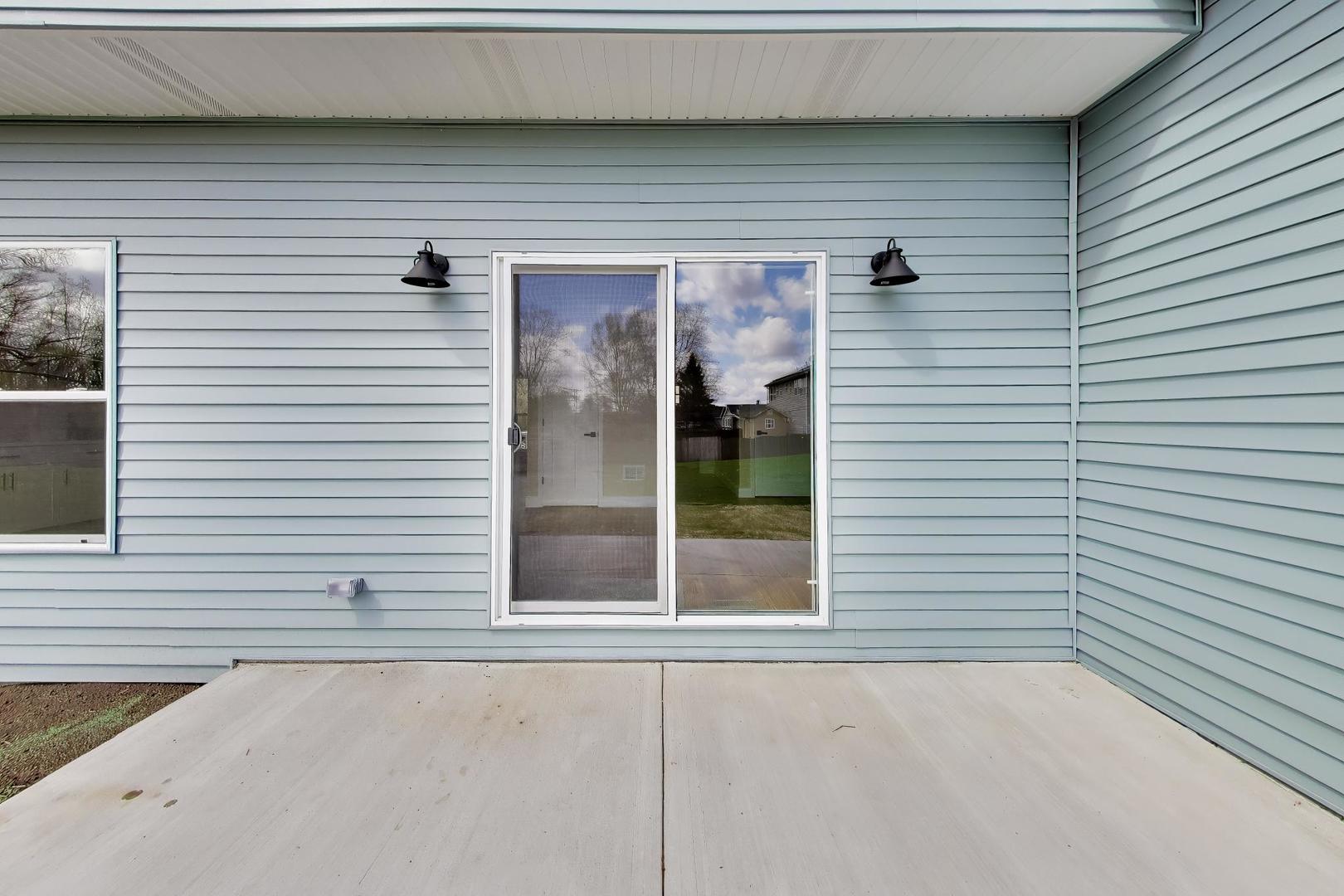 239 Parker Avenue, Aurora, IL 60505