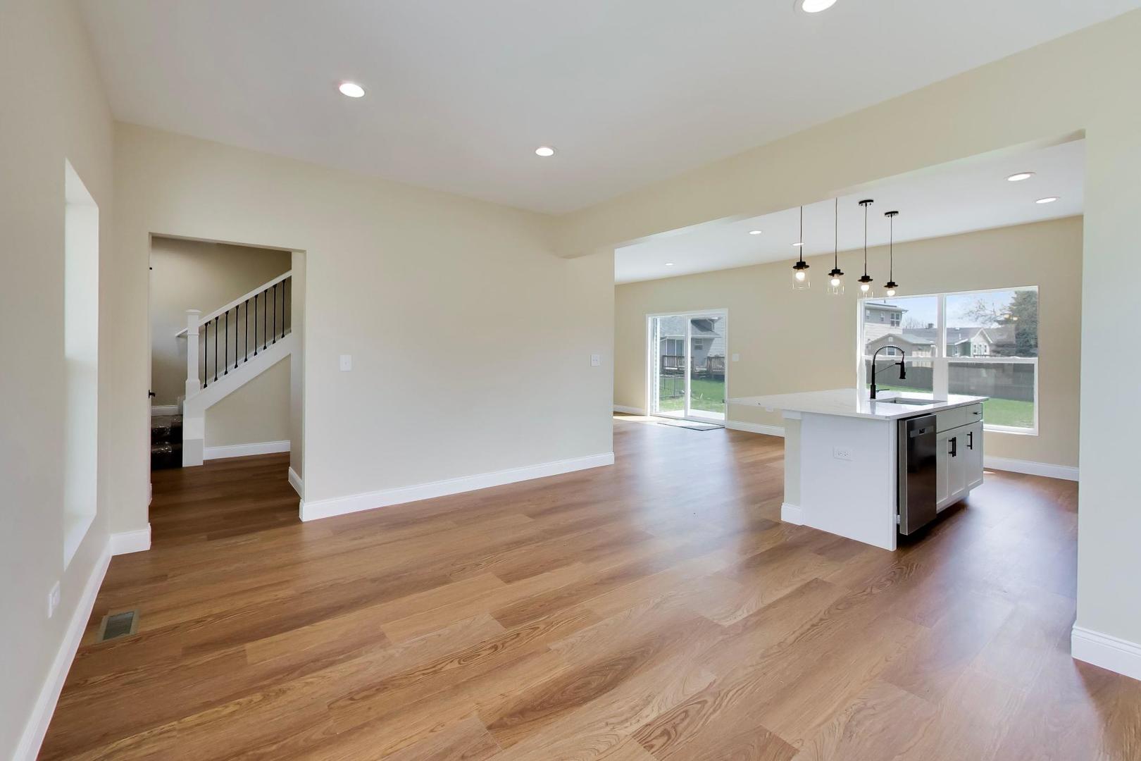 239 Parker Avenue, Aurora, IL 60505