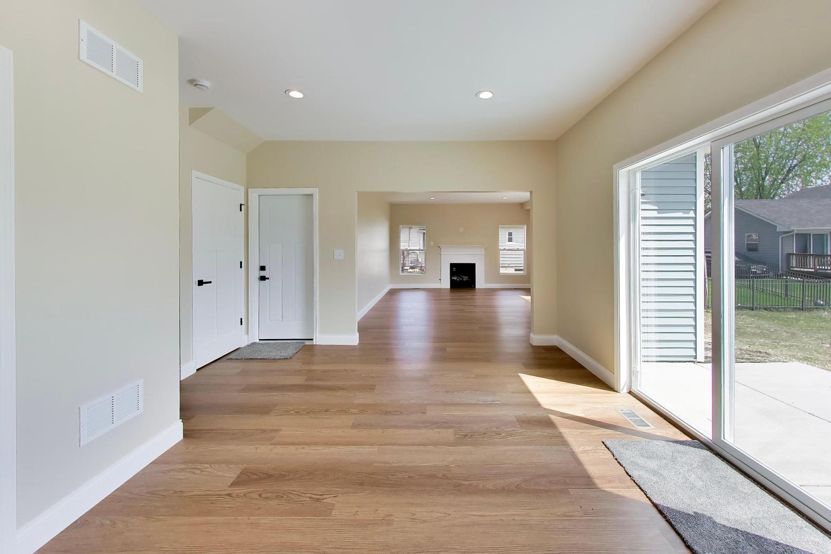 239 Parker Avenue, Aurora, IL 60505