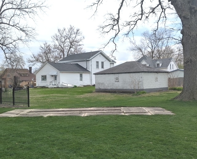 302 S Ottawa Street, Earlville, IL 60518