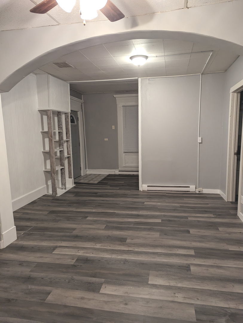 302 S Ottawa Street, Earlville, IL 60518