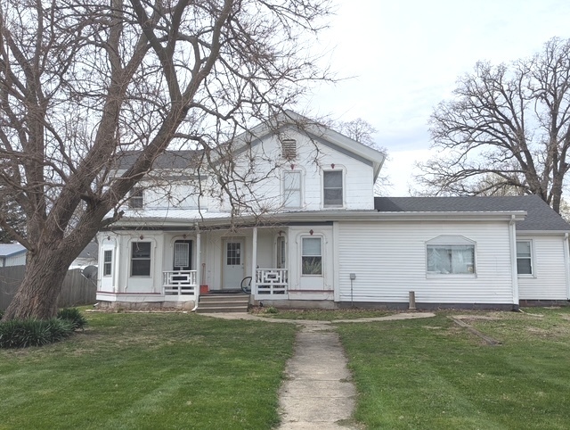 302 S Ottawa Street, Earlville, IL 60518