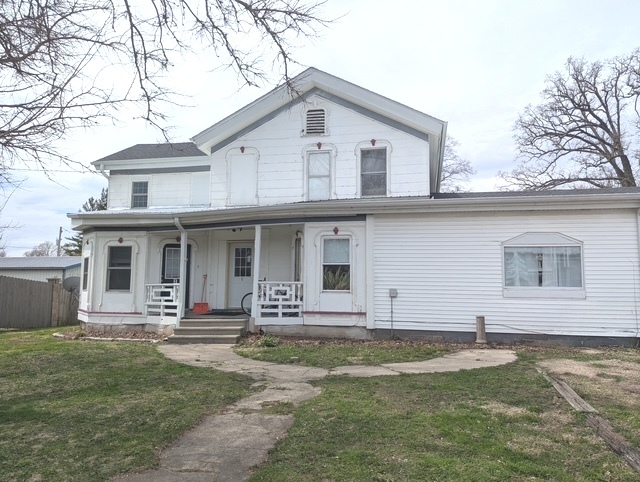 302 S Ottawa Street, Earlville, IL 60518