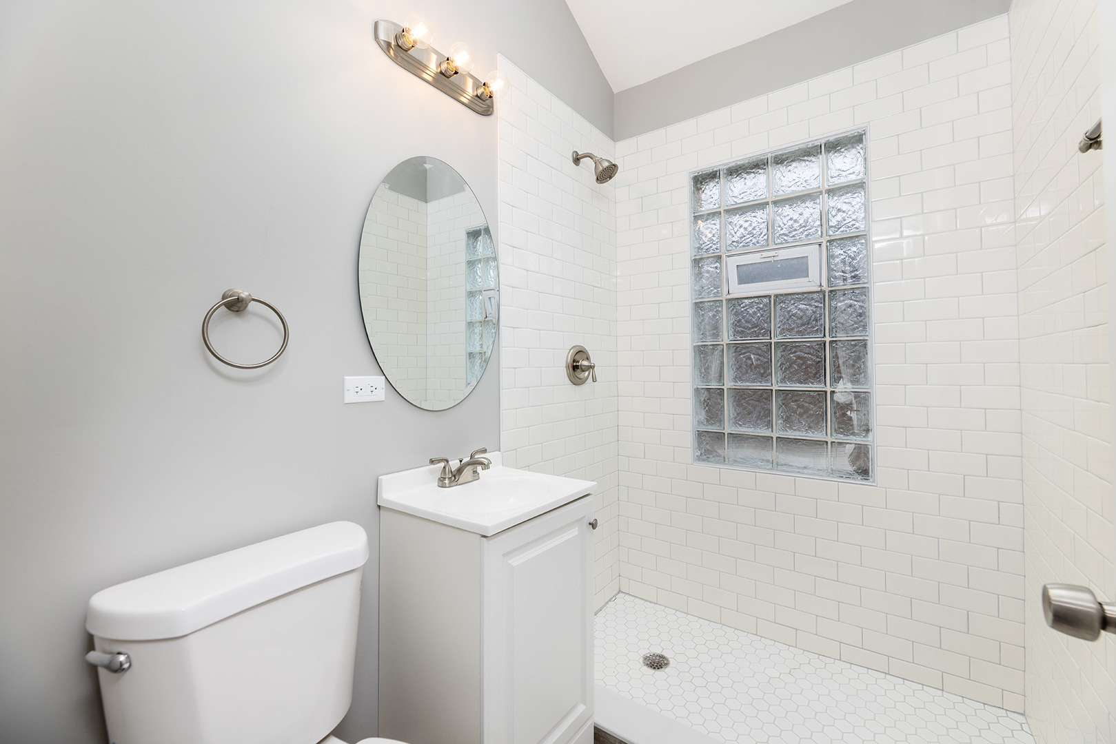 1217 Elmwood Avenue, Berwyn, IL 60402