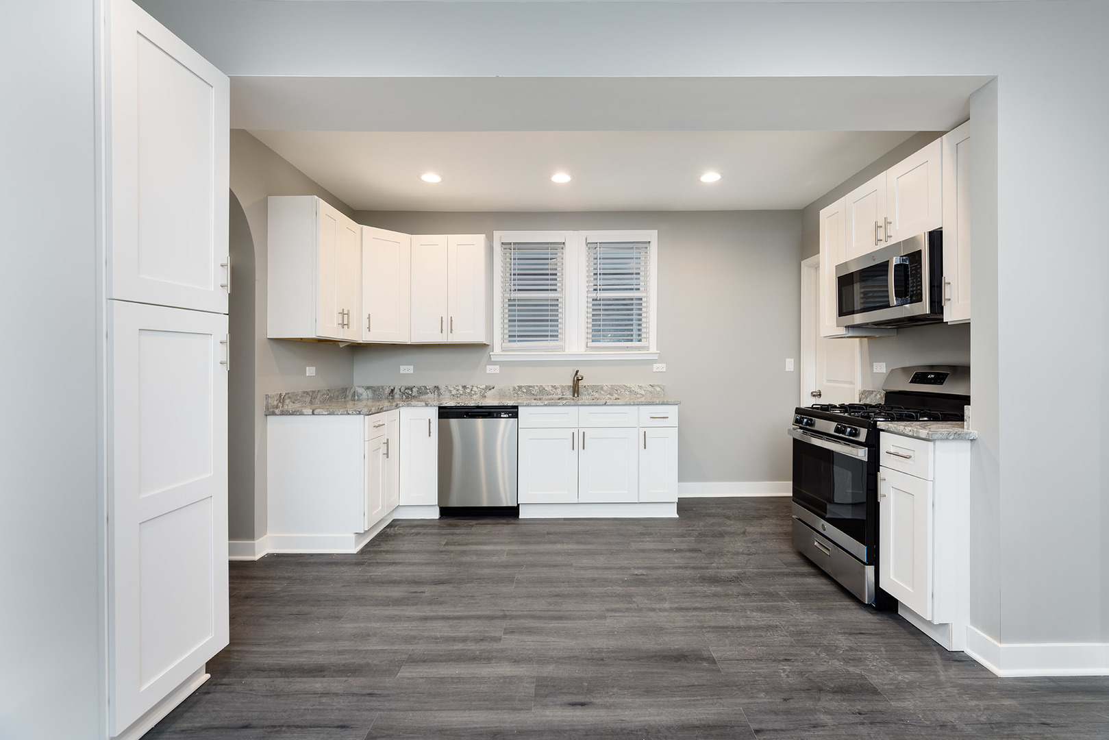 1217 Elmwood Avenue, Berwyn, IL 60402