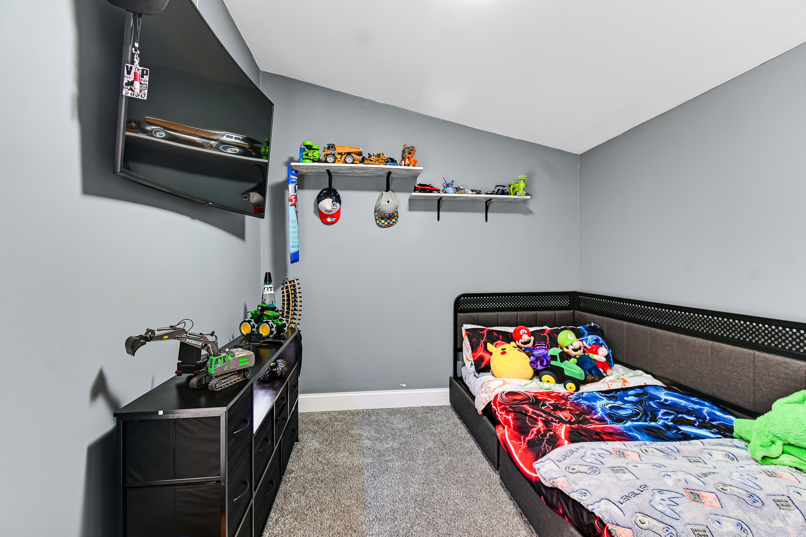 17067 E 3250N Road, Momence, IL 60954