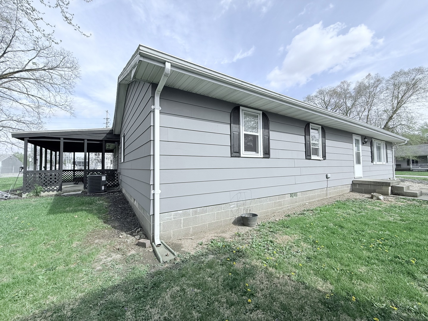 311 E Allen Street, Farmer City, IL 61842