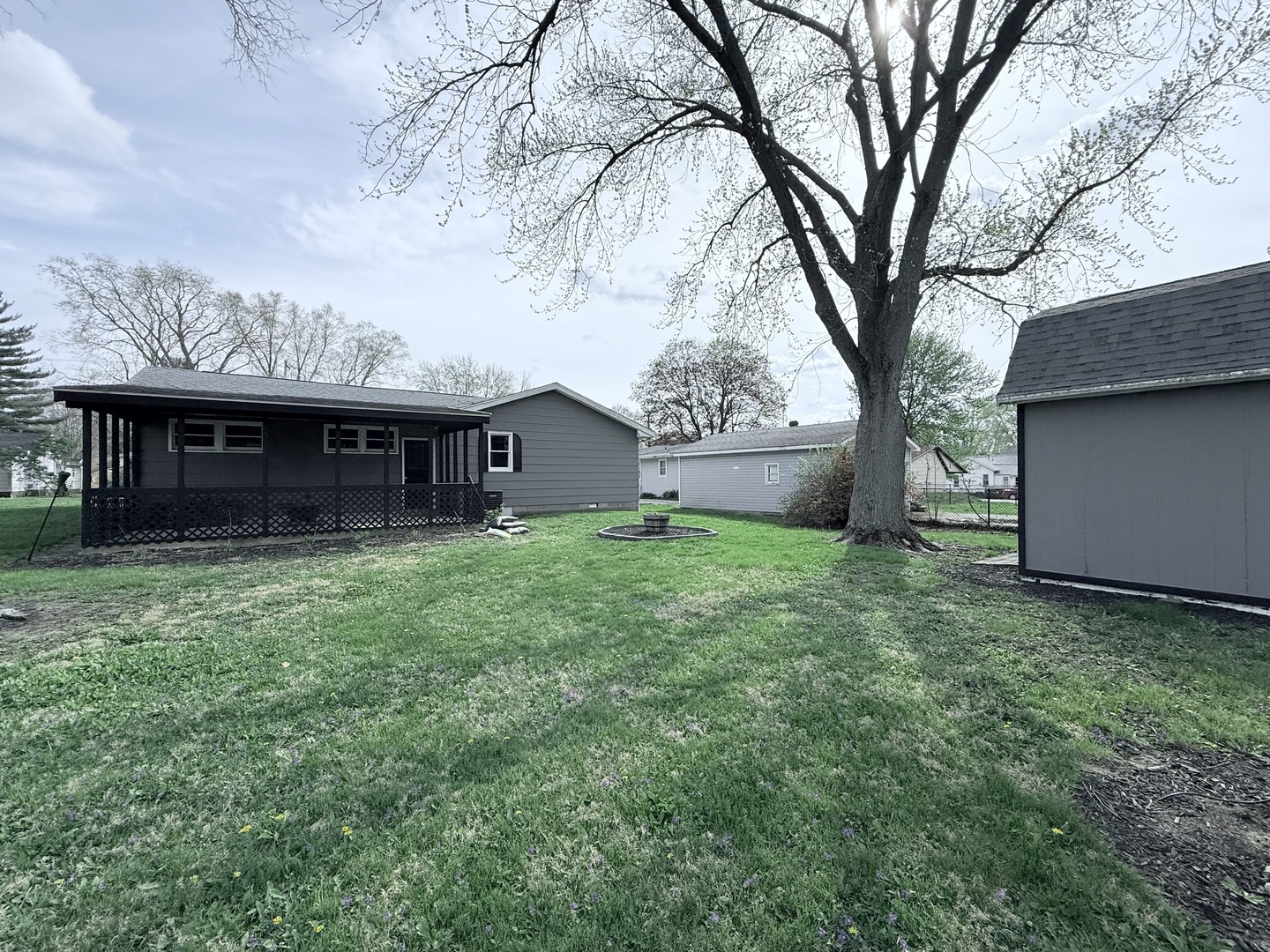 311 E Allen Street, Farmer City, IL 61842