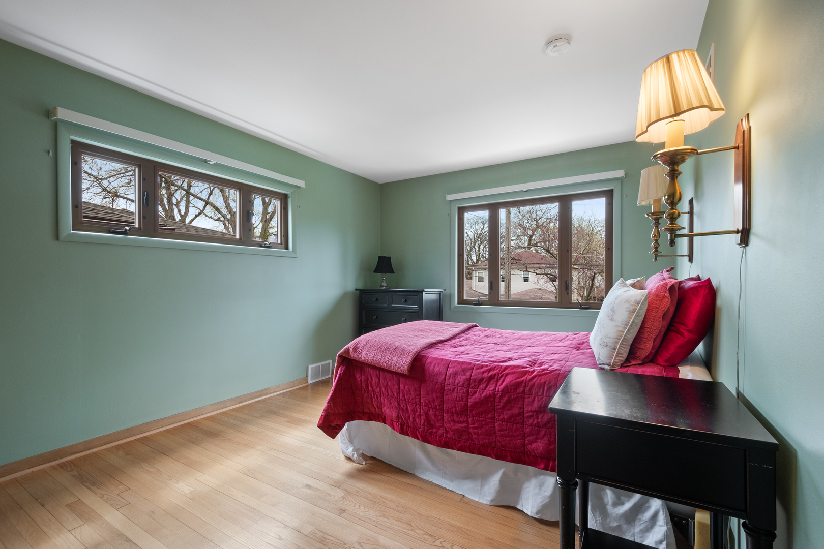 1104 S ALDINE Avenue, Park Ridge, IL 60068