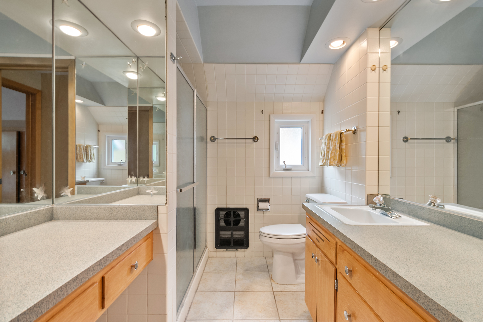 1104 S ALDINE Avenue, Park Ridge, IL 60068