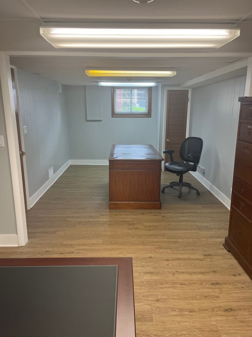 23 N Lincoln Street, Hinsdale, IL 60521