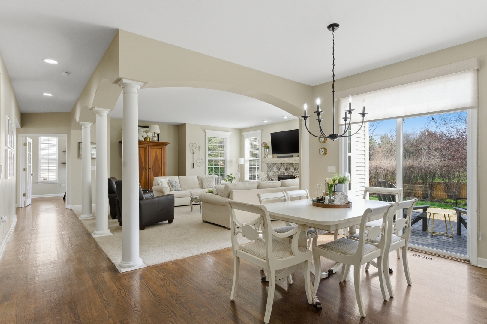 2807 Forest Creek Lane, Naperville, IL 60565