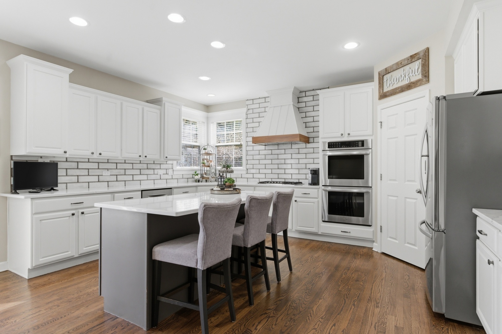 2807 Forest Creek Lane, Naperville, IL 60565