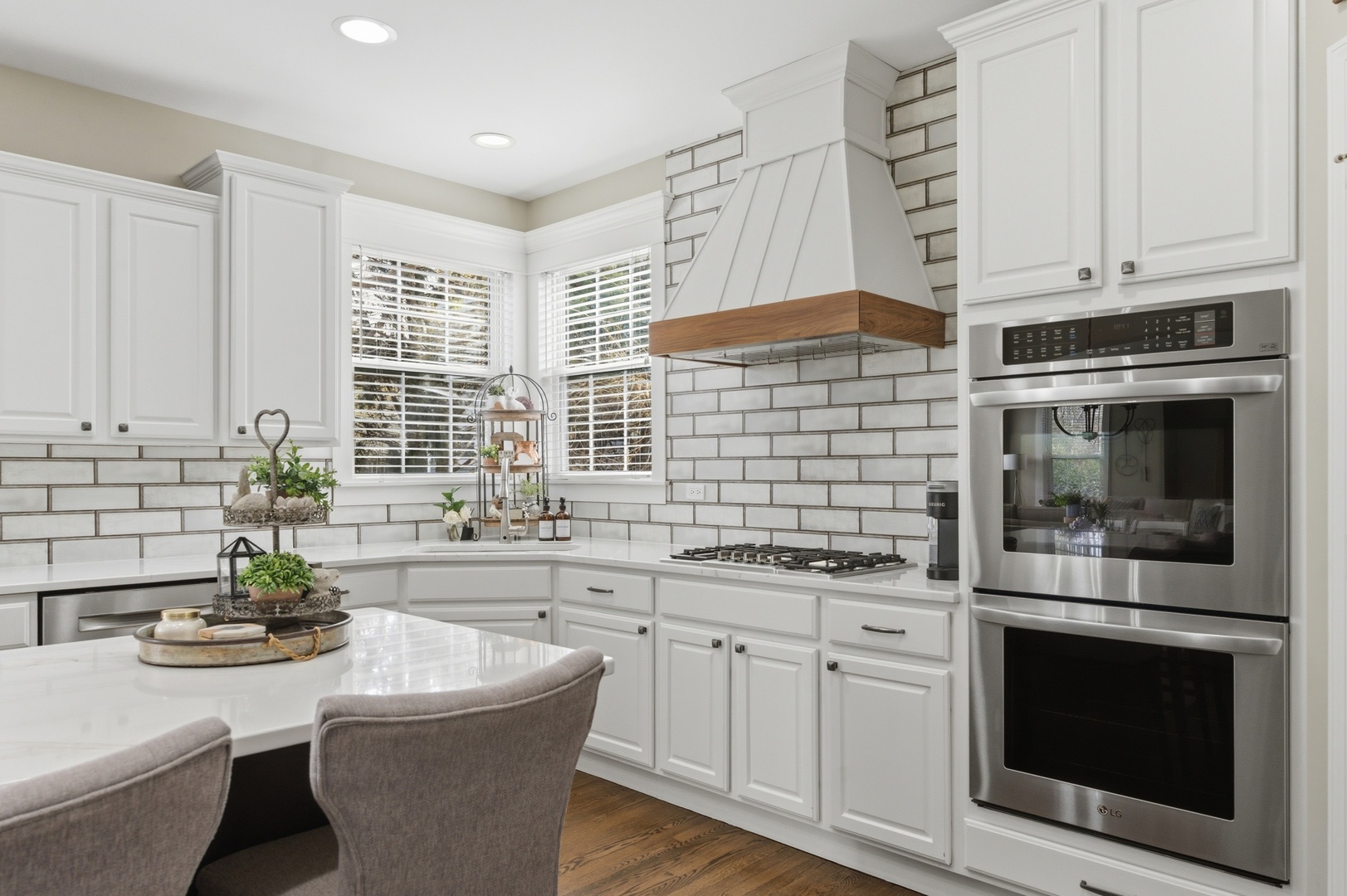 2807 Forest Creek Lane, Naperville, IL 60565