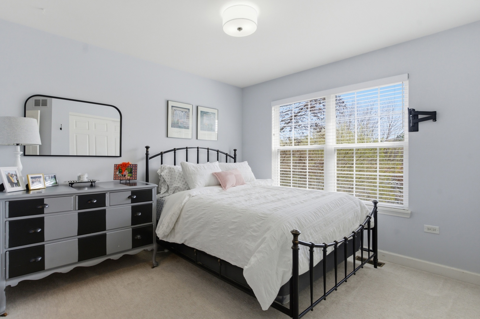 2807 Forest Creek Lane, Naperville, IL 60565