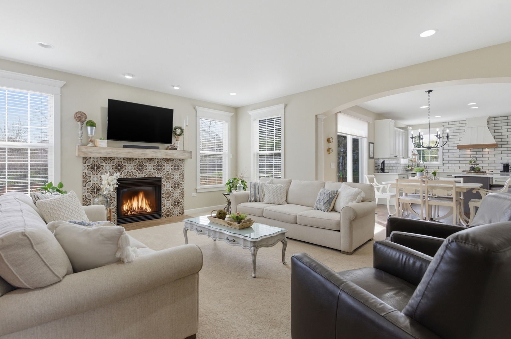 2807 Forest Creek Lane, Naperville, IL 60565