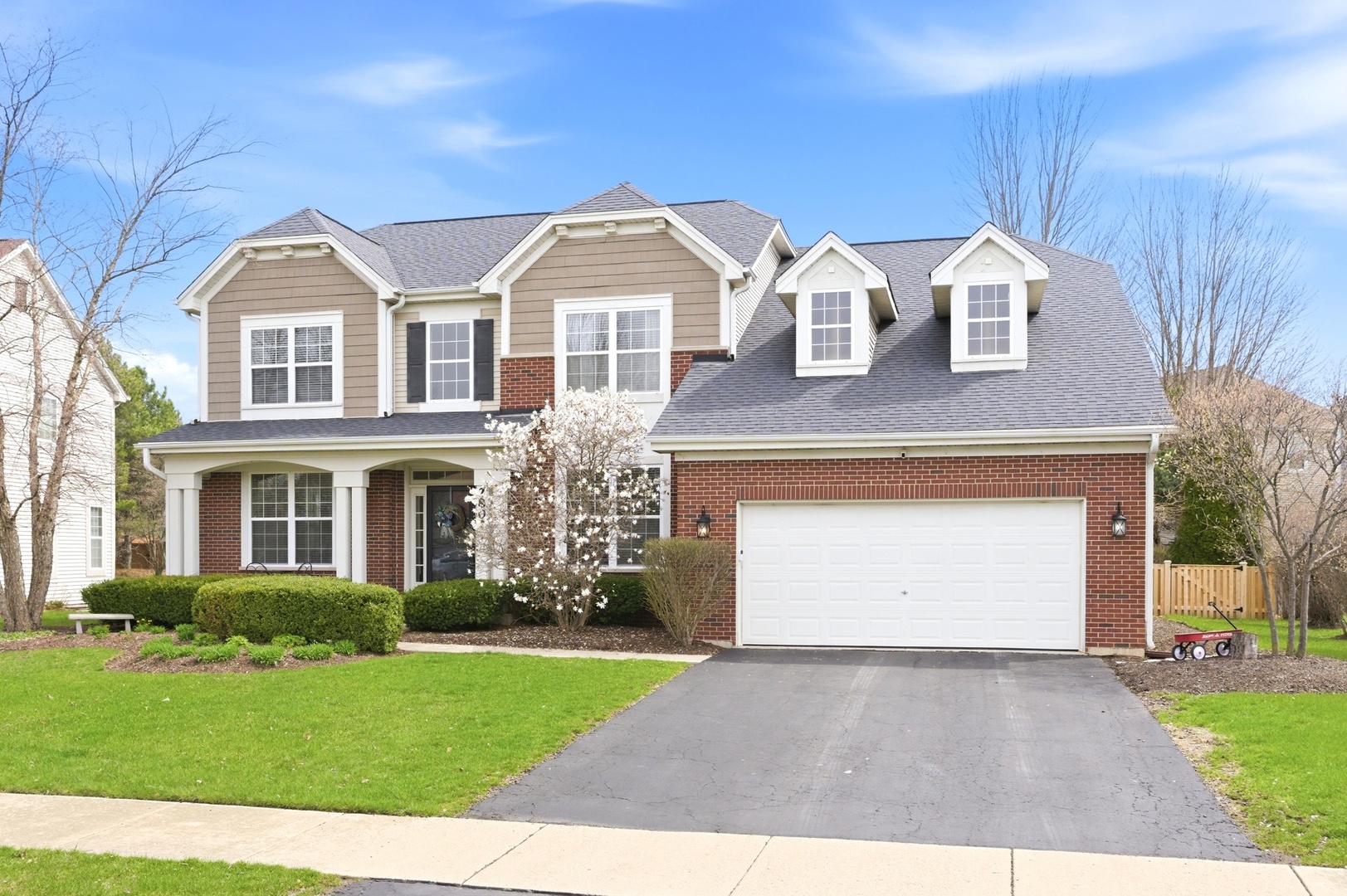 2807 Forest Creek Lane, Naperville, IL 60565