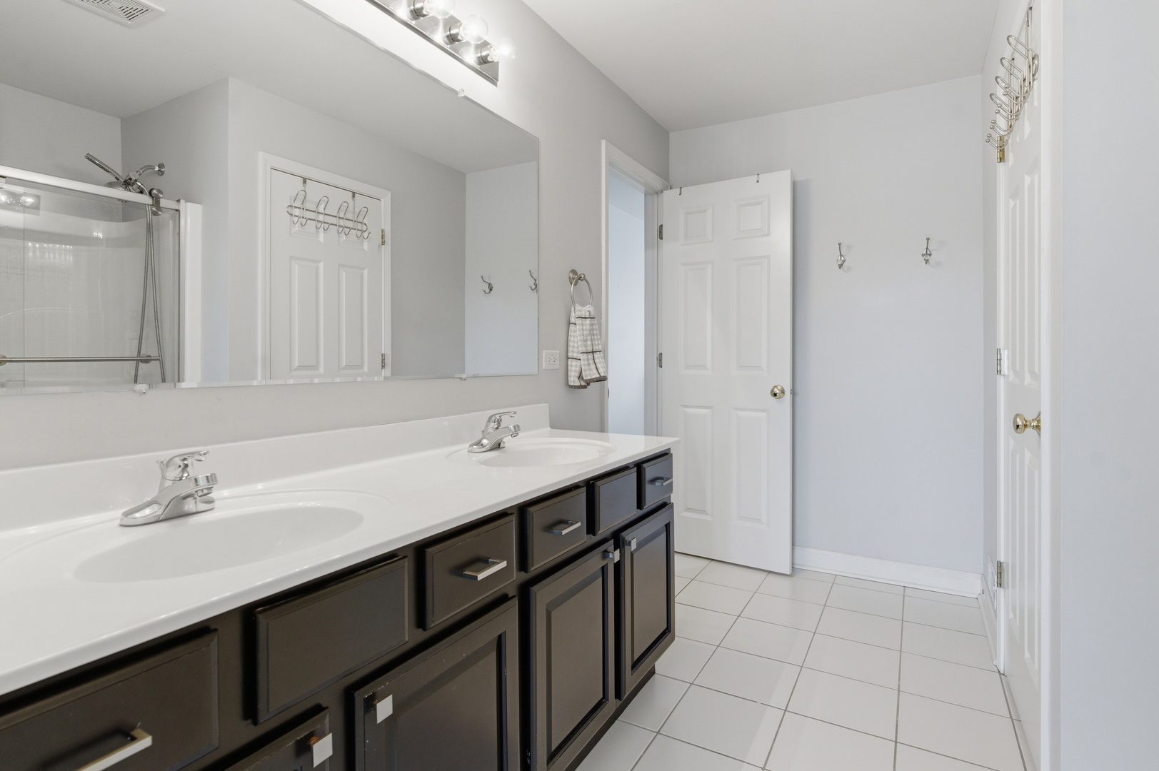 2807 Forest Creek Lane, Naperville, IL 60565