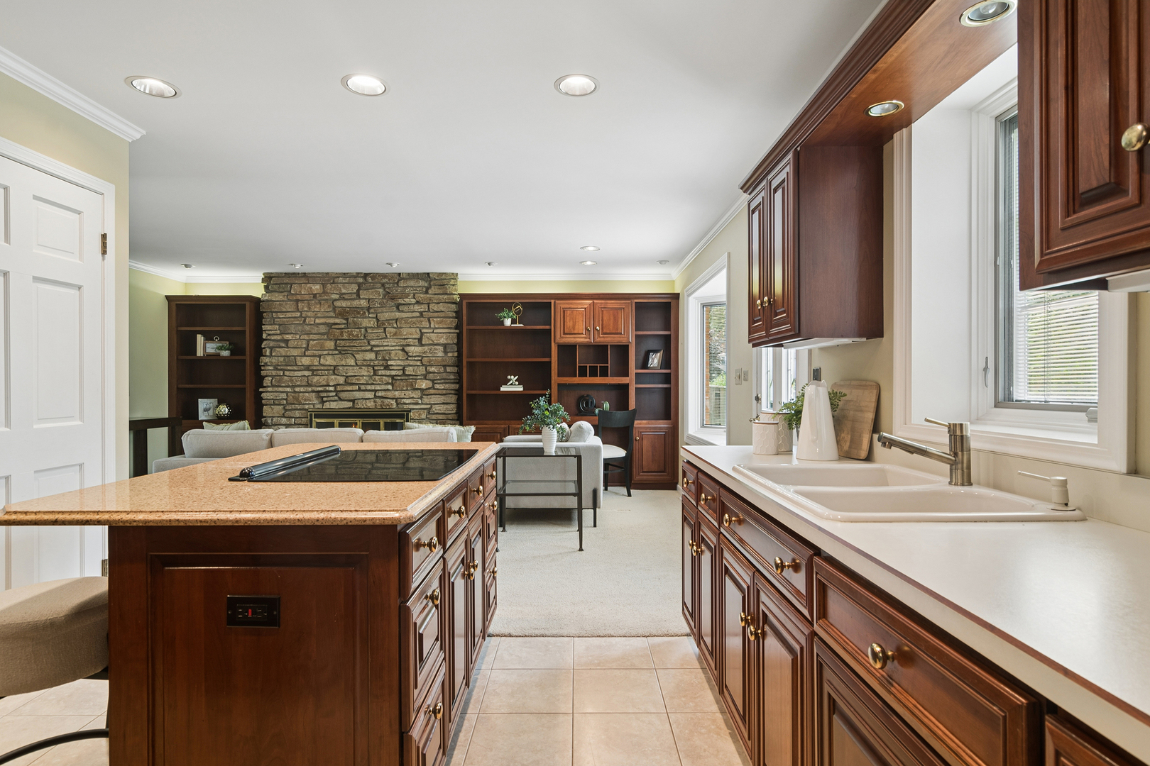572 E Monterey Road, Palatine, IL 60074
