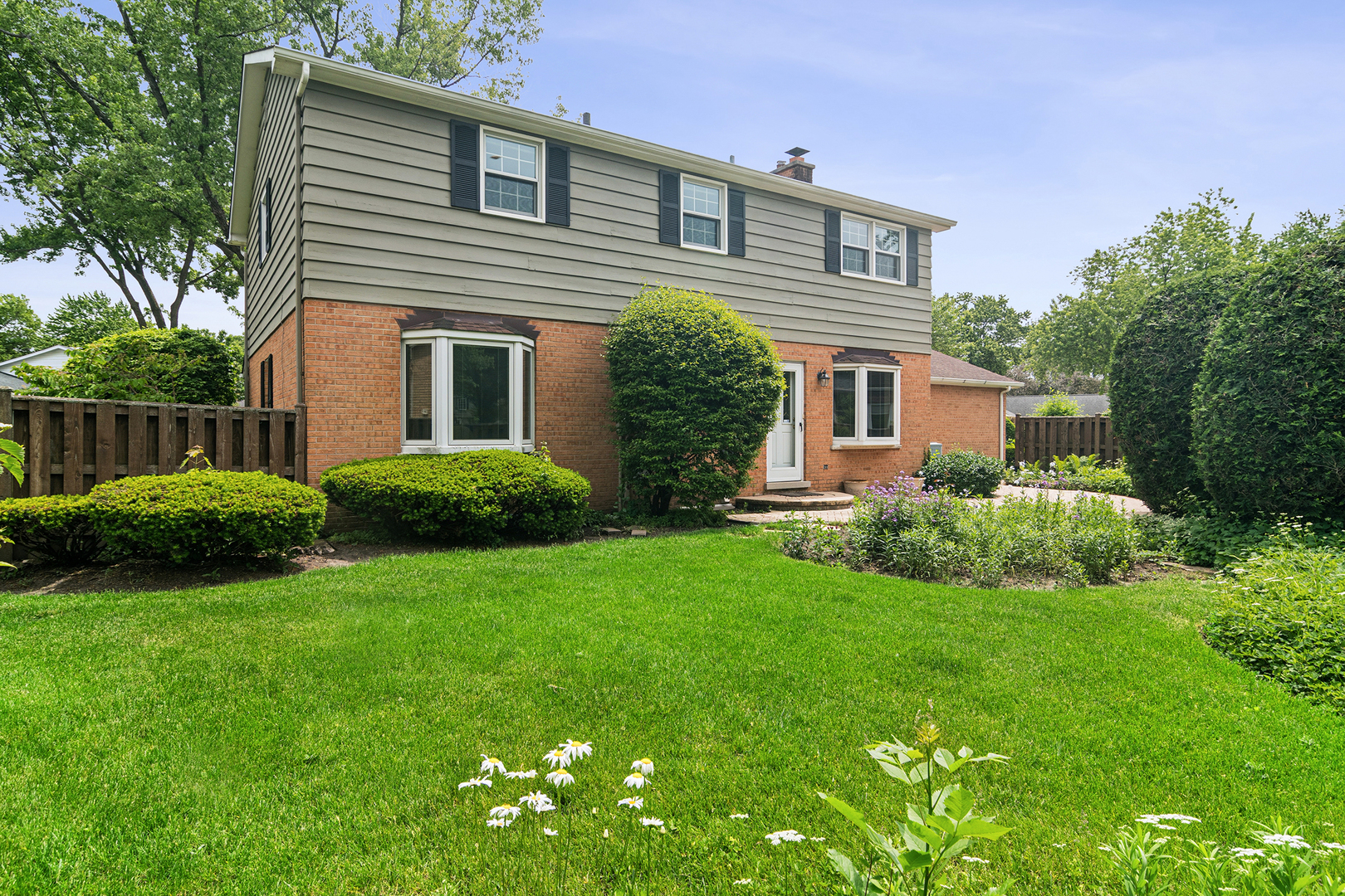 572 E Monterey Road, Palatine, IL 60074