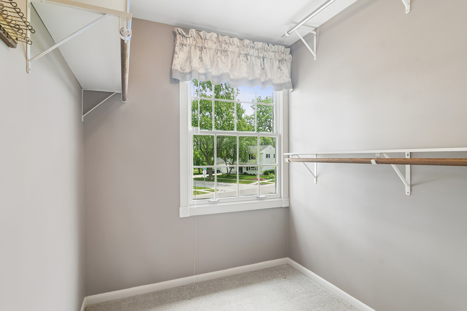 572 E Monterey Road, Palatine, IL 60074