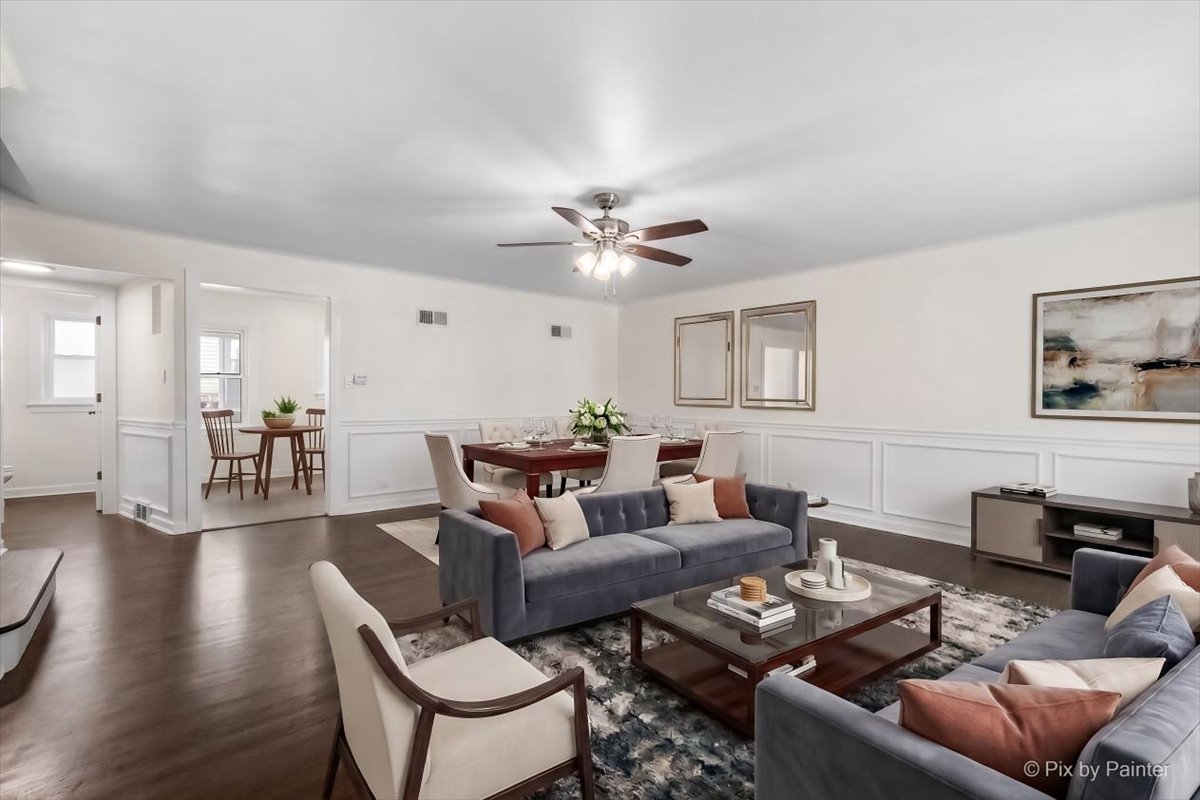 7042 N Washtenaw Avenue, Chicago, IL 60645