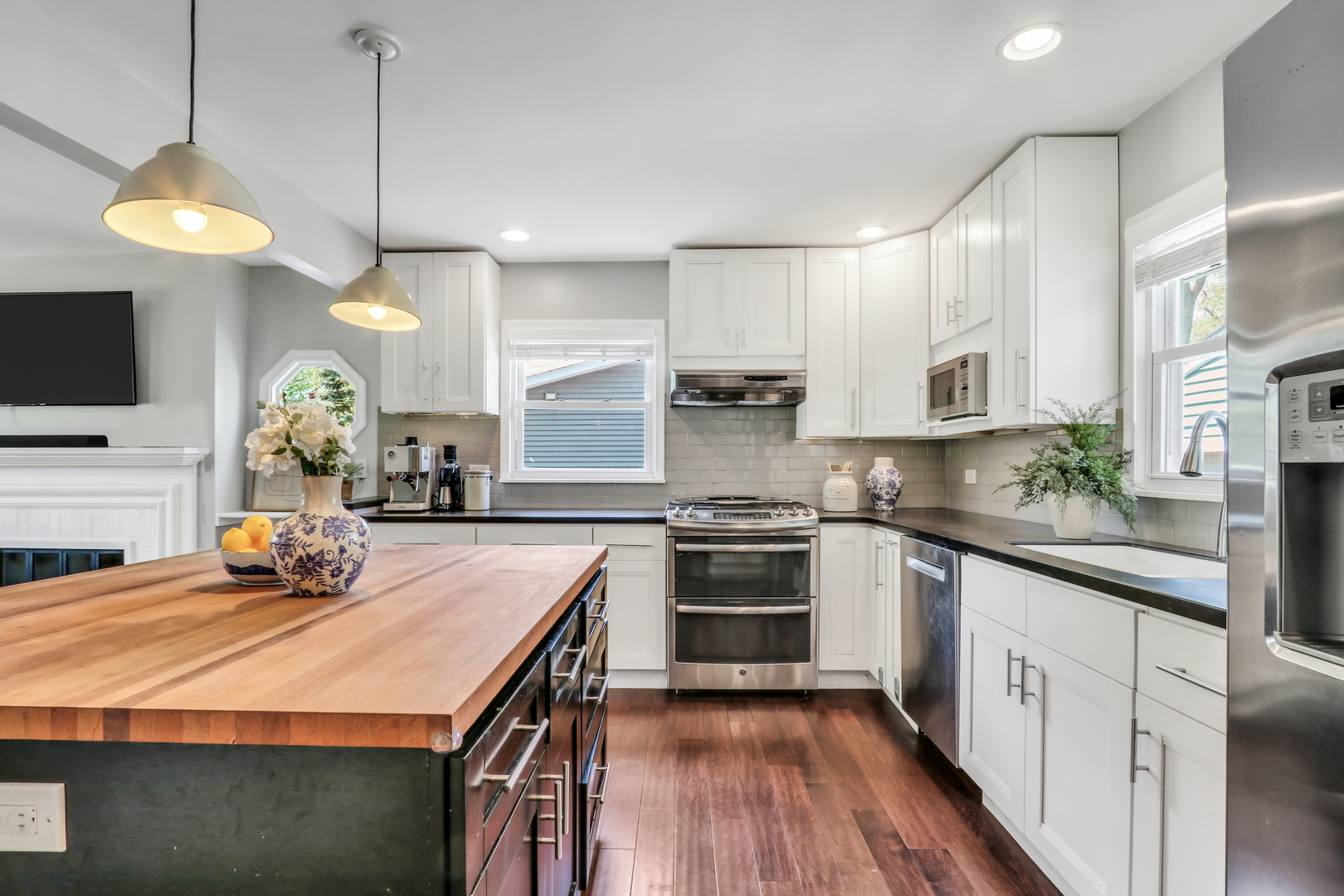 17976 W Big Oaks Road, Grayslake, IL 60030