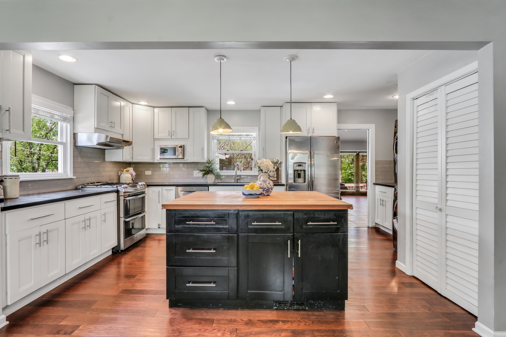 17976 W Big Oaks Road, Grayslake, IL 60030