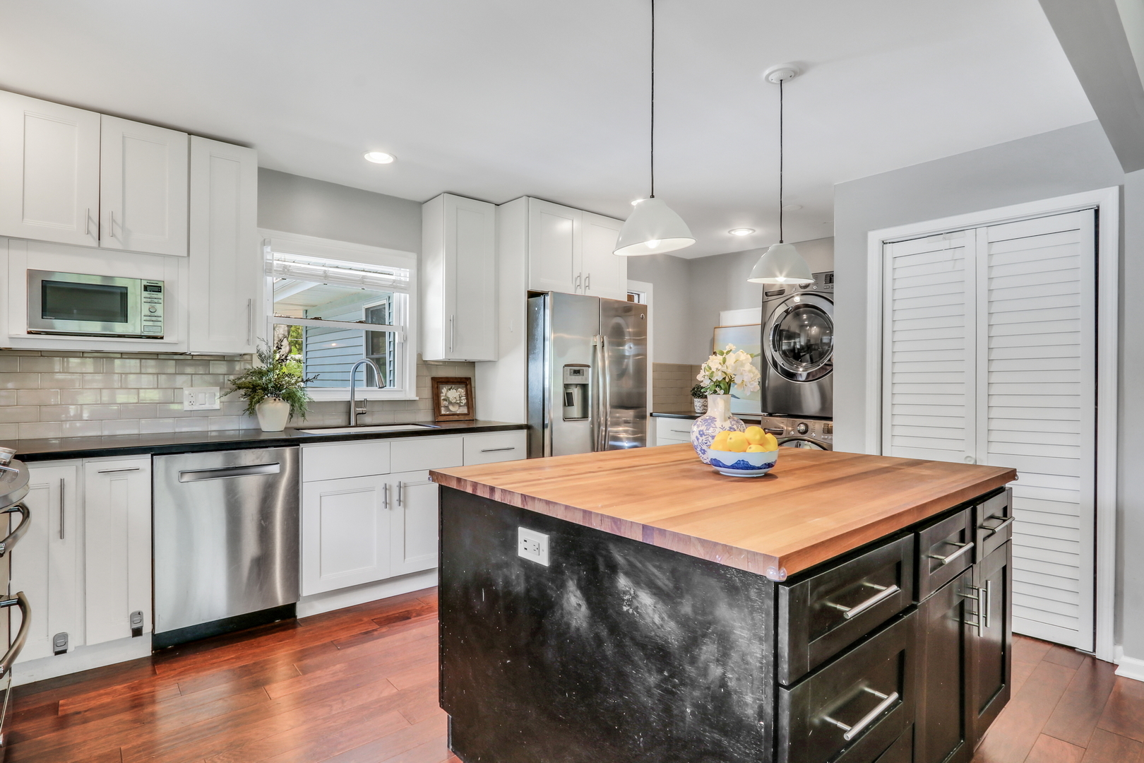 17976 W Big Oaks Road, Grayslake, IL 60030