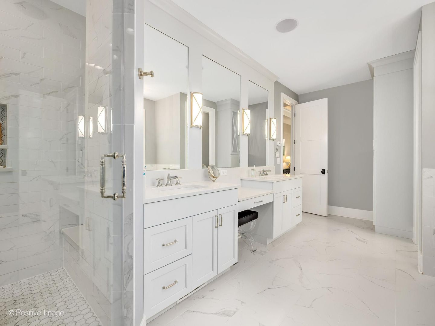 1303 N CROSS Street, Wheaton, IL 60187