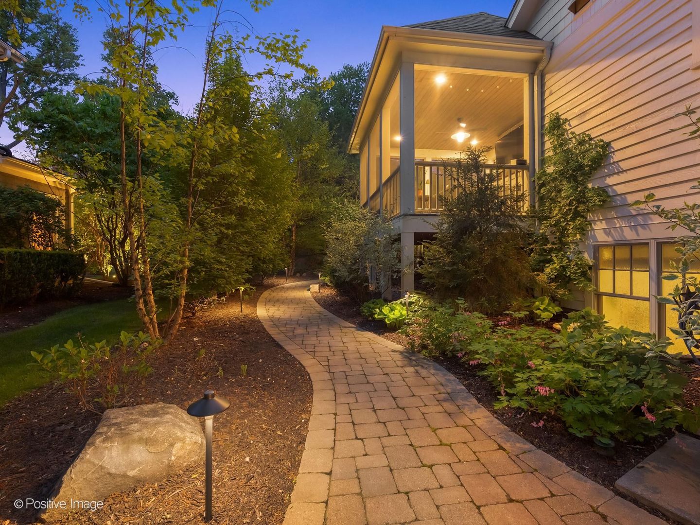 1303 N CROSS Street, Wheaton, IL 60187
