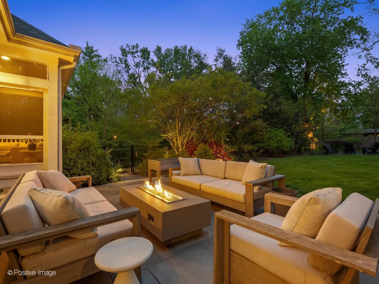 1303 N CROSS Street, Wheaton, IL 60187