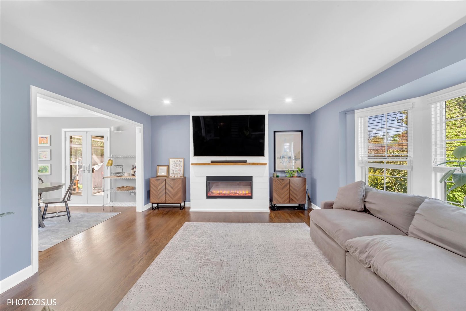 3270 Middlesax Drive, Long Grove, IL 60047