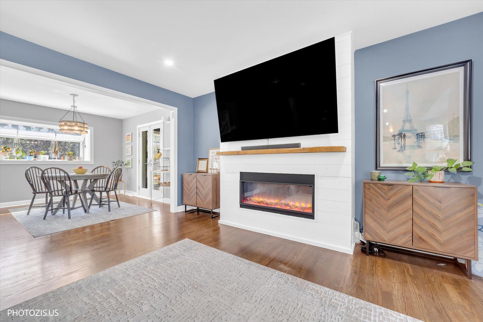 3270 Middlesax Drive, Long Grove, IL 60047