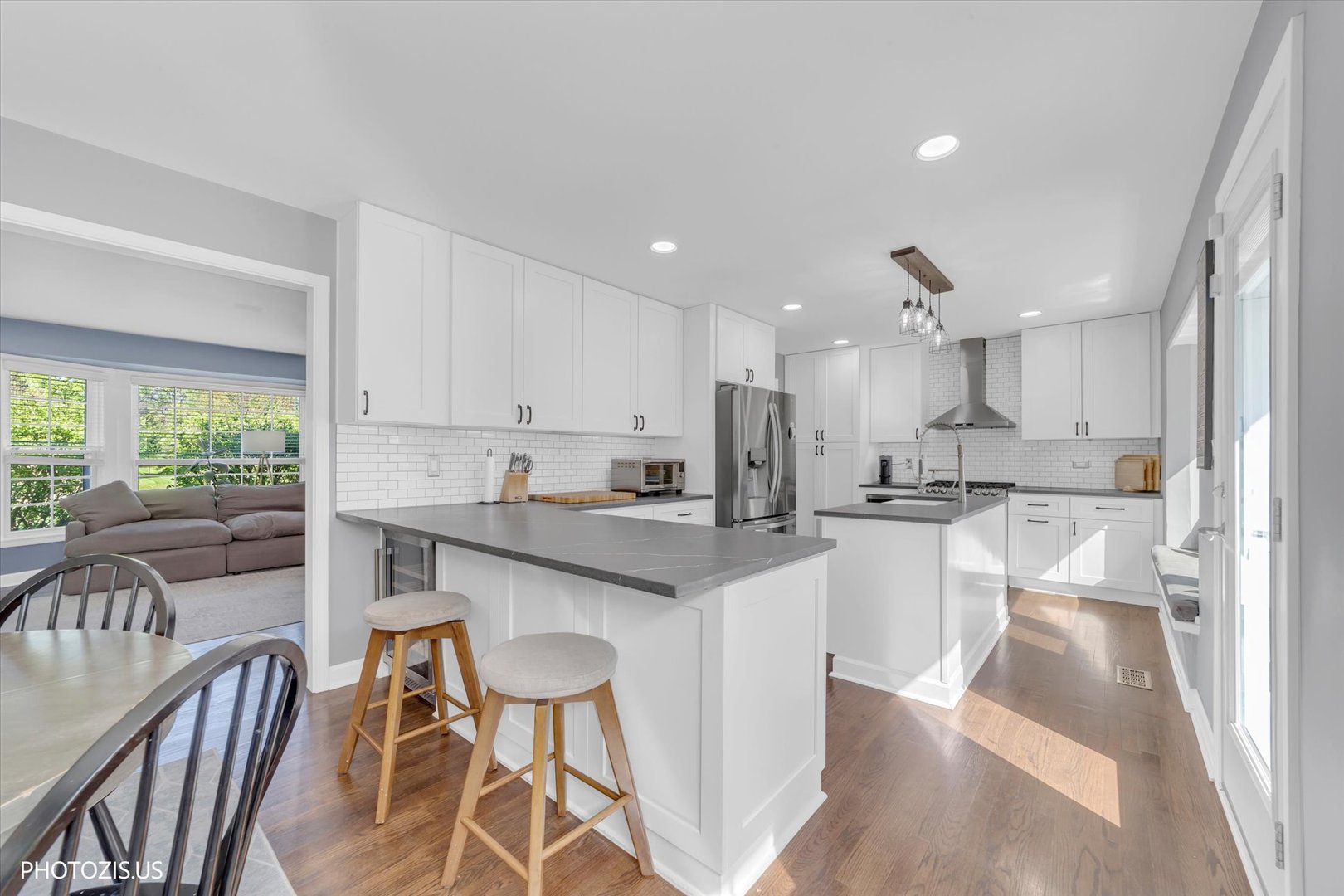 3270 Middlesax Drive, Long Grove, IL 60047